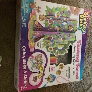 Shrinky Dinks 254 pieces Fantasy Forest Jewelry Making Kit Color Bake and Shrink